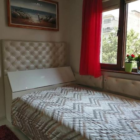 Apartament Peyo Yavorov Burgas Exteriör bild